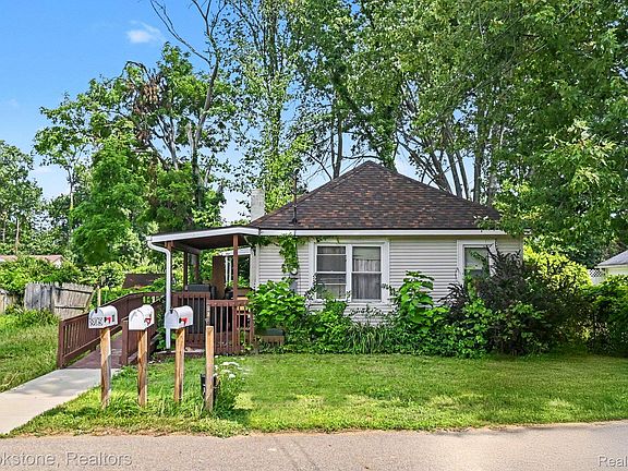 2nd image of 808 Emmett Ave
