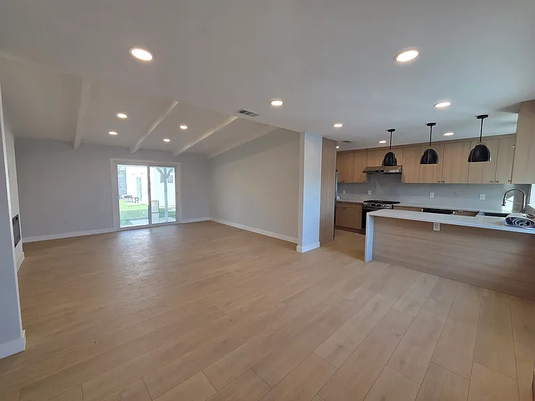 11161 Gaylord Dr — Photo 4
