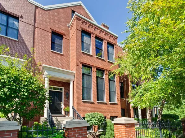 2041 Valor Ct Unit 34, Glenview, IL 60026