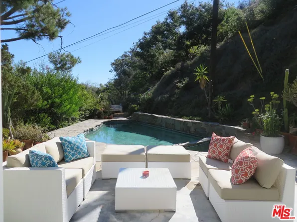 9659 Cedarbrook Dr, Beverly Hills, CA 90210