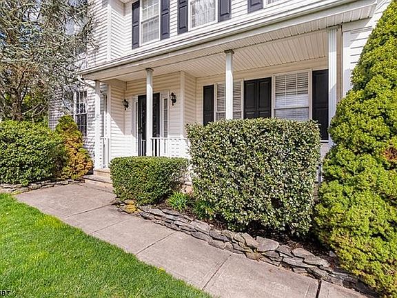 3rd image of 419 Daniel Dr