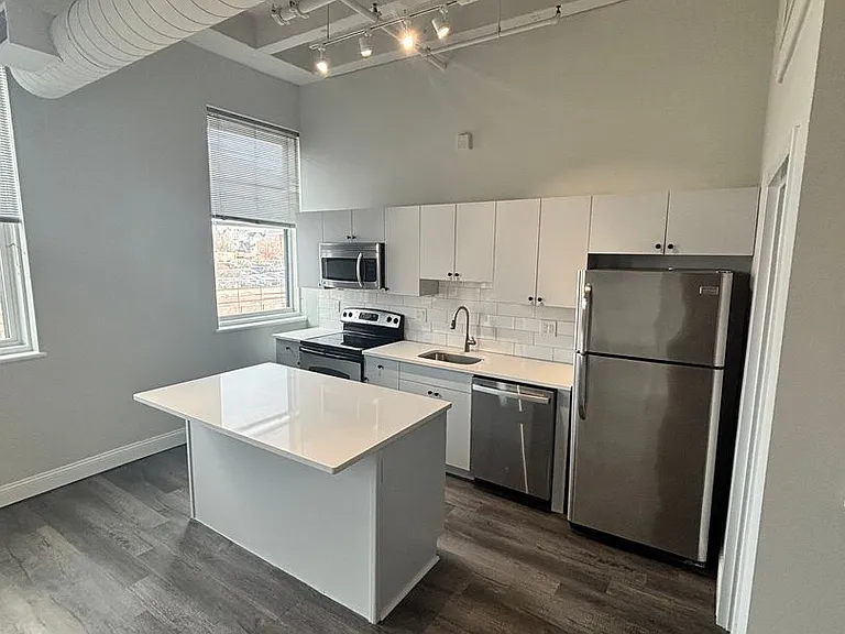 24 Mount Vernon Apartments — Photo 29