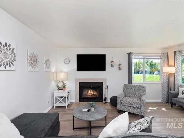 439 E Chester Ln, Boise, ID 83706