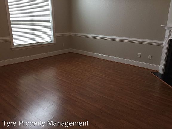 5th image of 2321A Dovedale Dr