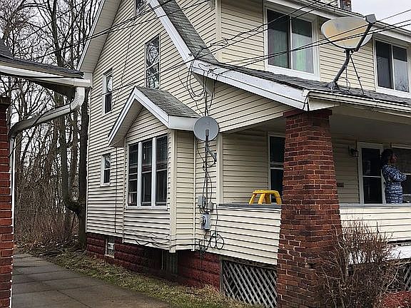 2nd image of 436 W Ravenwood Ave