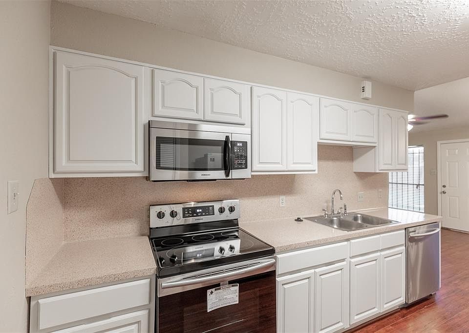 1st image of 15818 Bazelbriar Ln