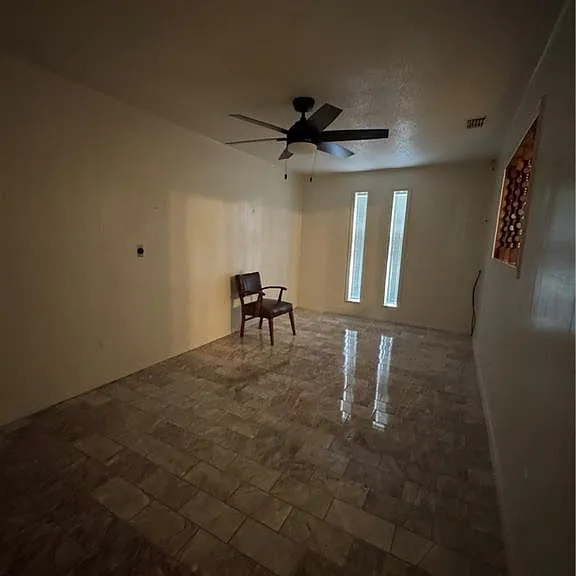 1005 Saltillo St — Photo 4