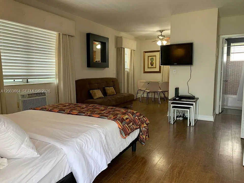 740 Michigan Ave #10