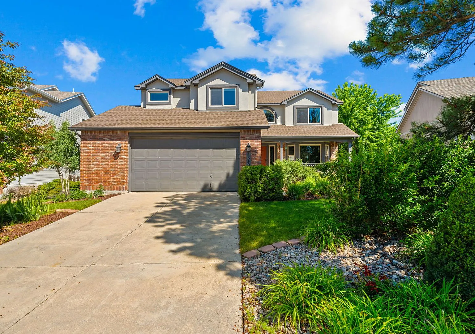 Gorgeous 6 Bedroom Home in Monument — Photo 1
