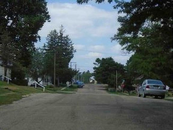 Exterior Neighborhood (street photo)
