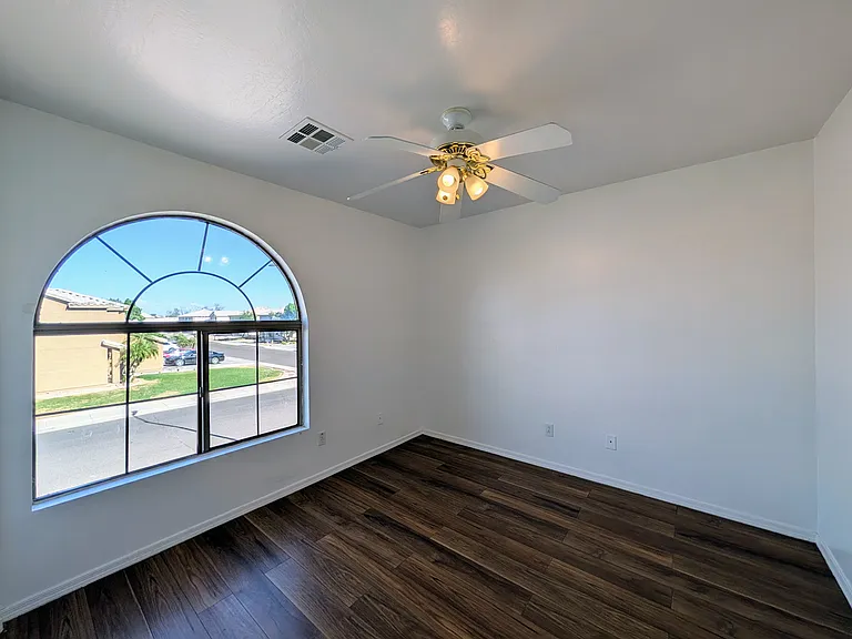 6416 N 78th Ln — Photo 32