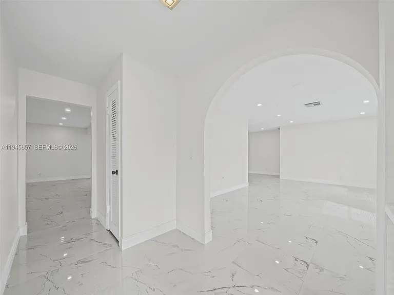10251 NW 39th Ct — Photo 10