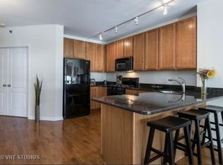 1210 N Wells St #701, Chicago, IL 60610