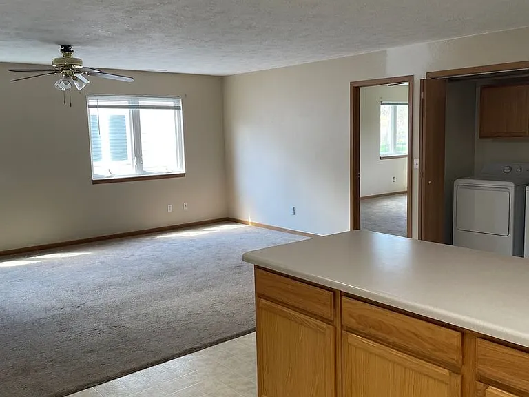 1420 E Redwood Blvd — Photo 4