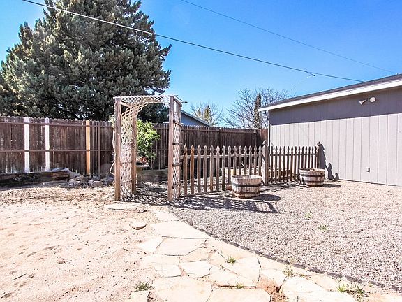 2nd image of 4374 N Preston Dr