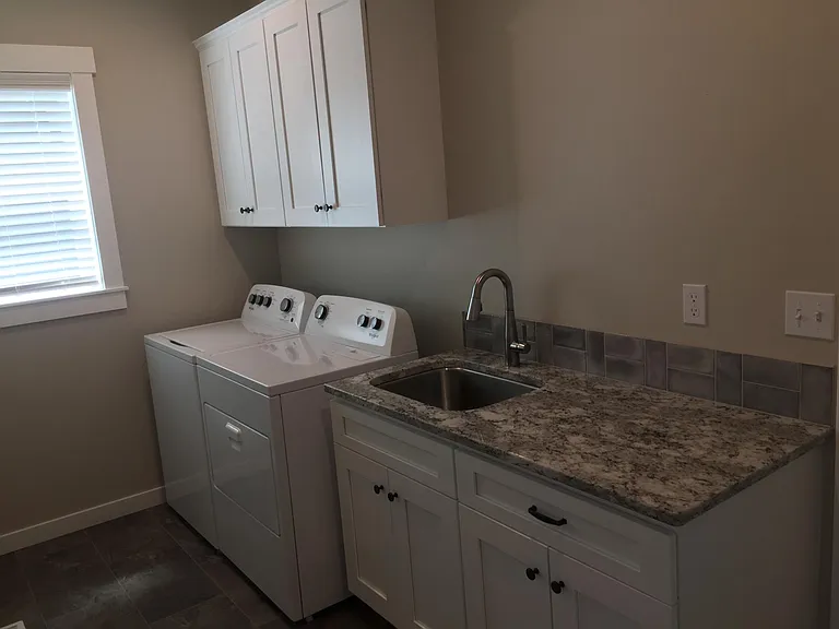 2132 Currant St — Photo 12
