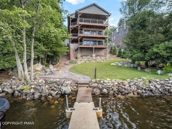 186 S Lake Dr, Lake Harmony, PA 18624