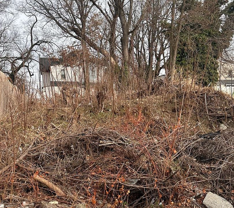 2nd image of 1226 N Bergen Ave