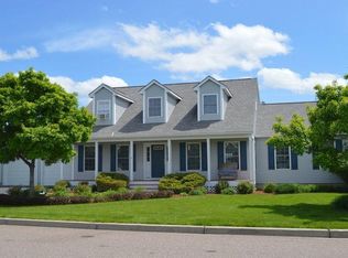 4 Vale Dr, South Burlington, VT 05403