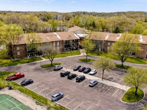 3850 Plymouth Blvd APT 223, Plymouth, MN 55446