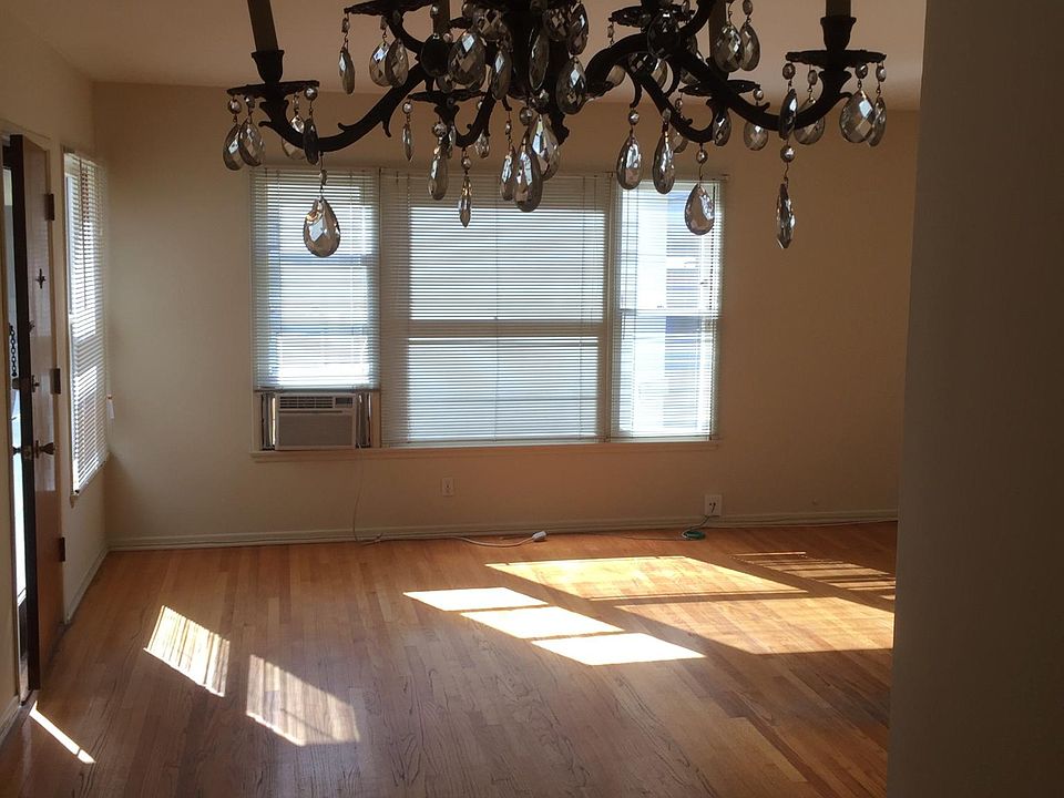 Living/dining room