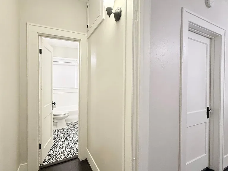 1126 Berthea St #11 — Photo 17