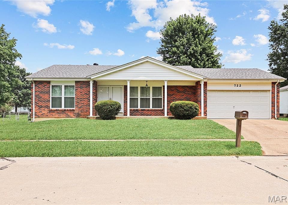 1st image of 722 Watersedge Dr