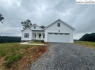 390 Turtle Ln, Sparta, NC 28675