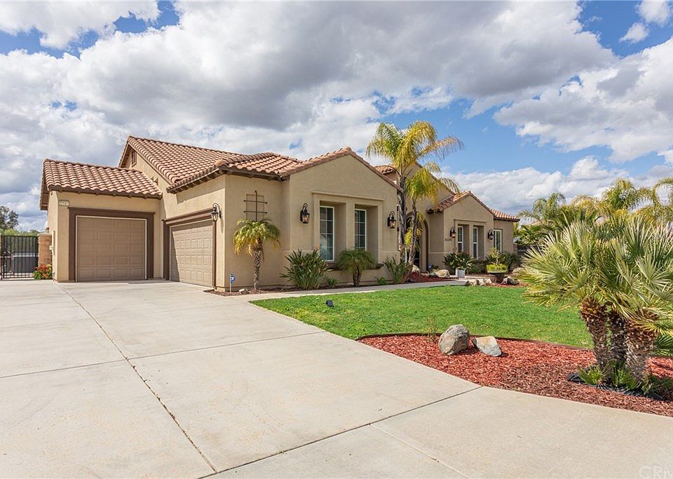 1st image of 32581 Hayden Ln