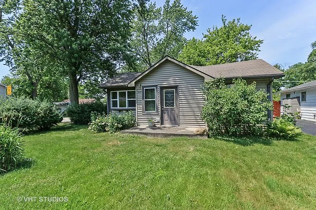 1426 Idlewild Dr photo 1