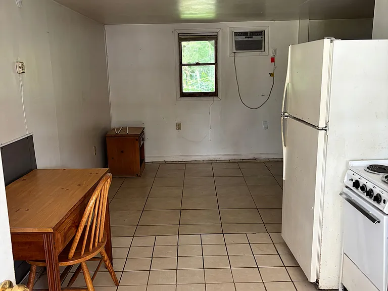 920 Greenville Hwy #19 — Photo 2