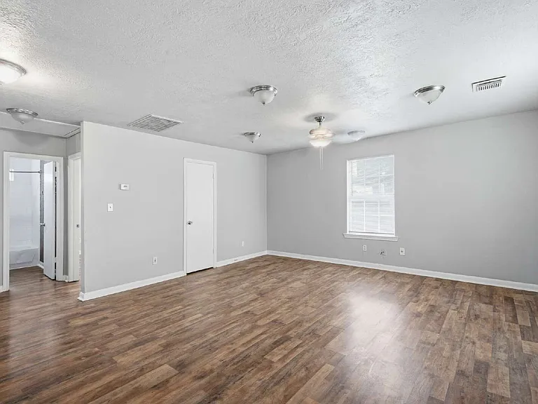 4226 Coke St — Photo 5