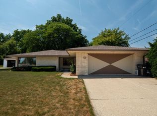 1210 18th AVENUE, South Milwaukee, WI 53172