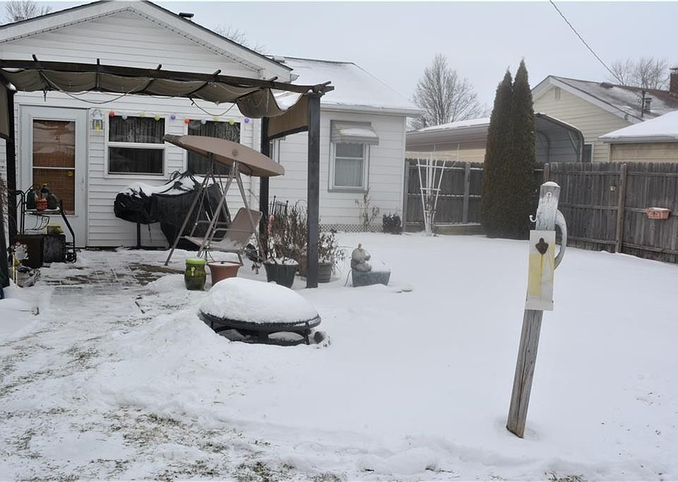 2nd image of 2700 Shawnee Dr