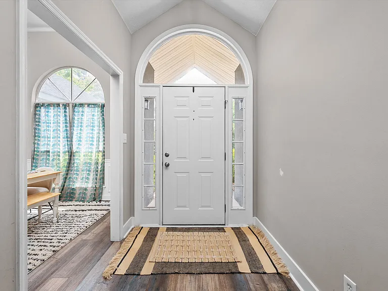 4139 Quinn Dr — Photo 2