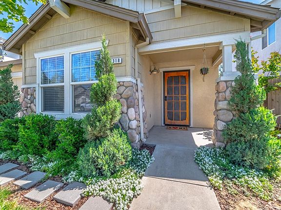 3rd image of 2318 Gallery Dr