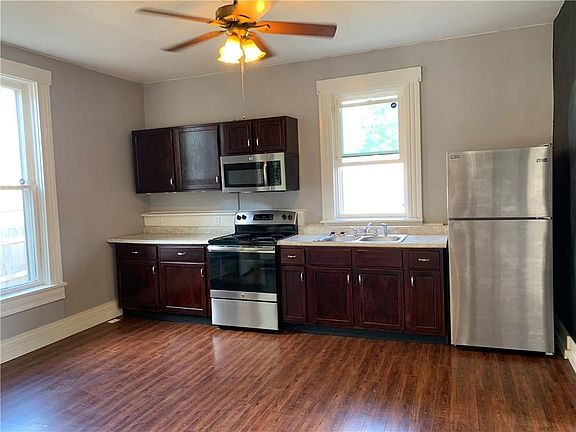 5th image of 211 Anderson Ave