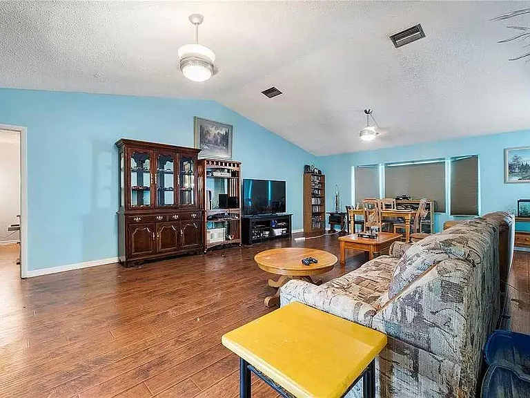 1346 Waterside St — Photo 2
