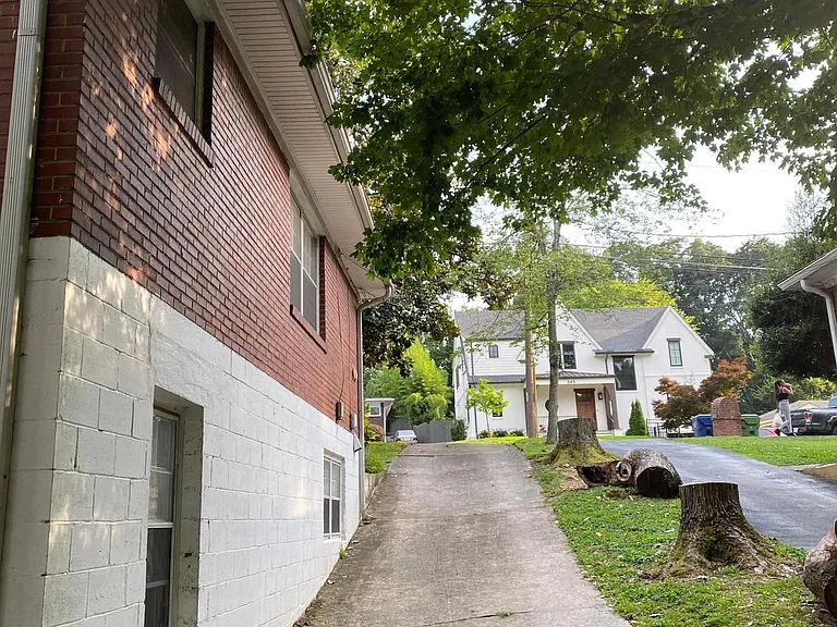 Drive way