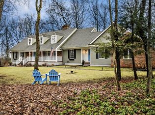 1 Dark Hollow Ln, Pittstown, NJ 08867