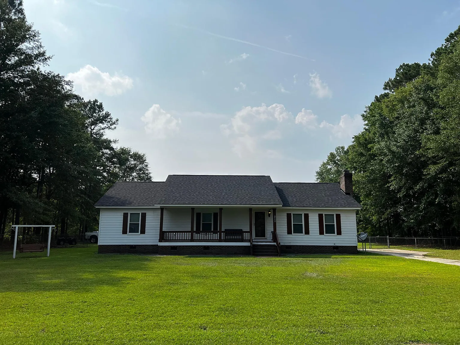 3 bed, 1830 sqft, $1,800 — Photo 1