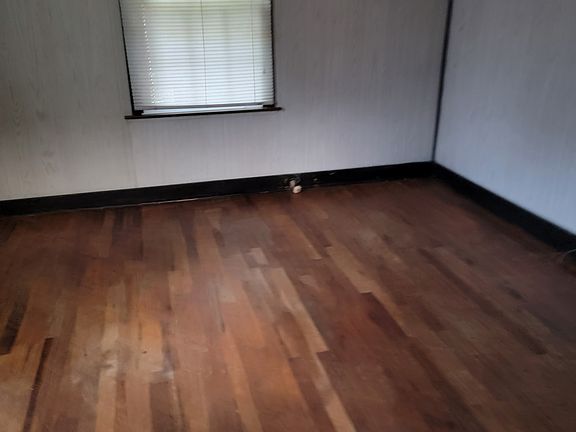 5th image of 2417 Holloway St
