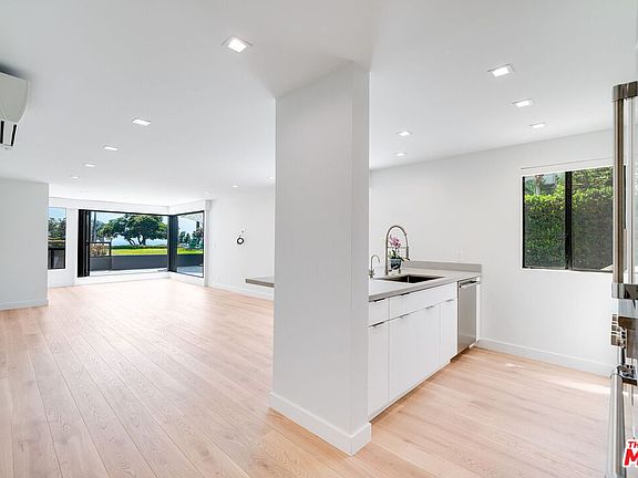4th image of 833 Ocean Ave APT 102