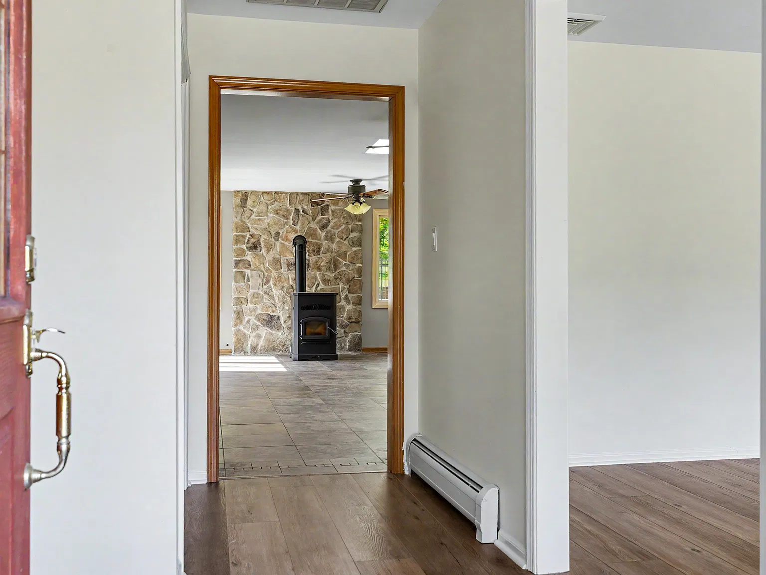 3 bed, 2.5 bath, $4,200 — Photo 3