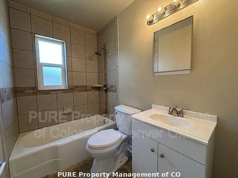 772 N Forest St — Photo 8