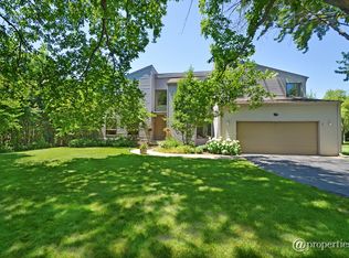 156 Barberry Rd, Highland Park, IL 60035