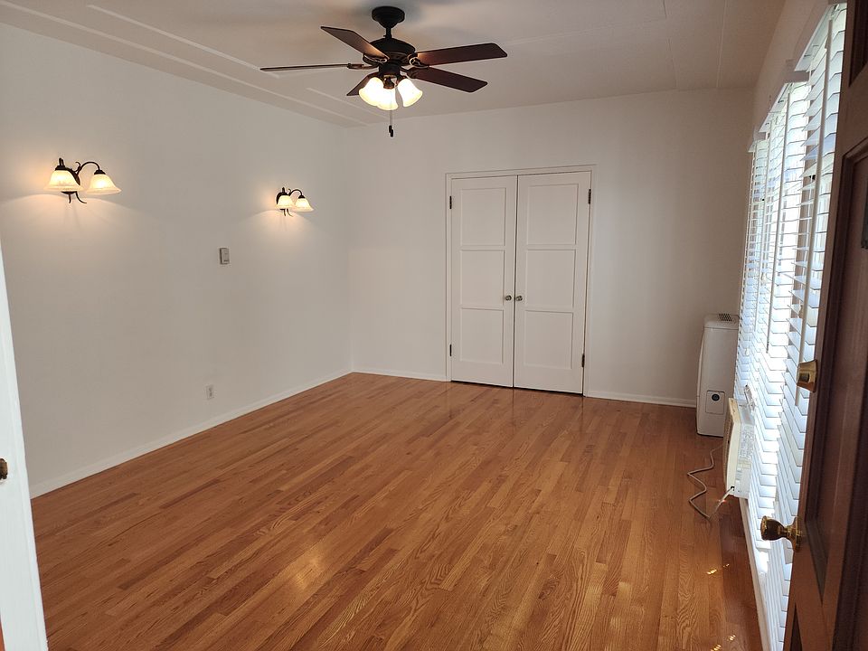 MAIN ROOM