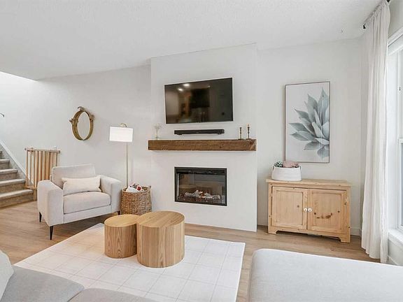 5th image of 46 W Prestwick Rise SE