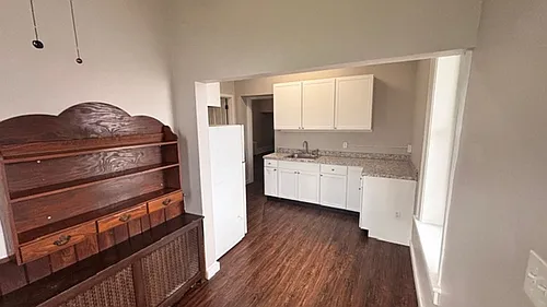 599 2nd St Photo 1