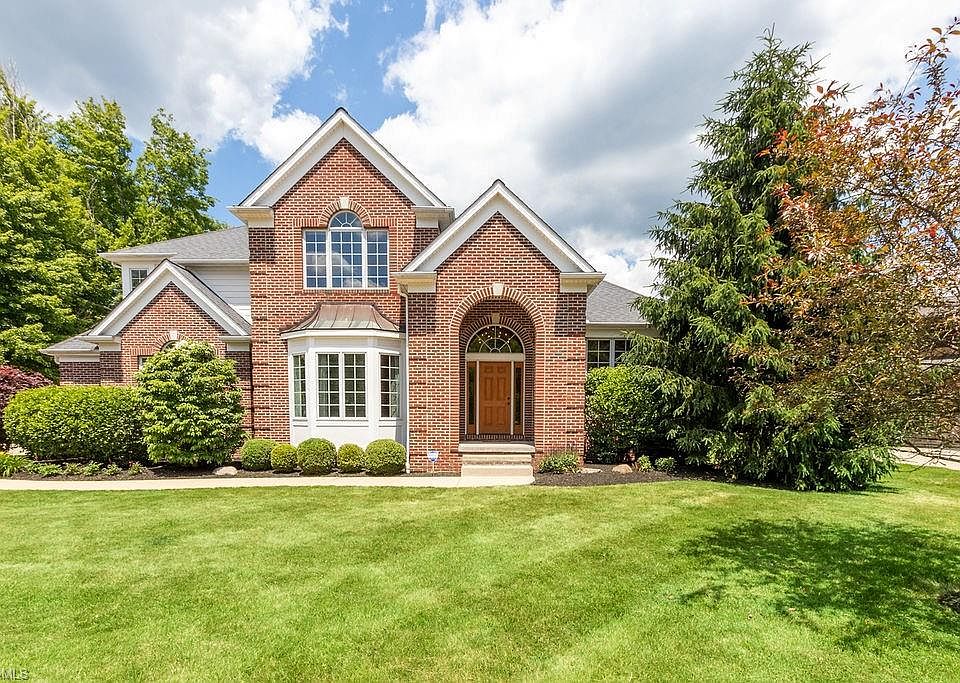 1st image of 7233 Castle Pine Dr